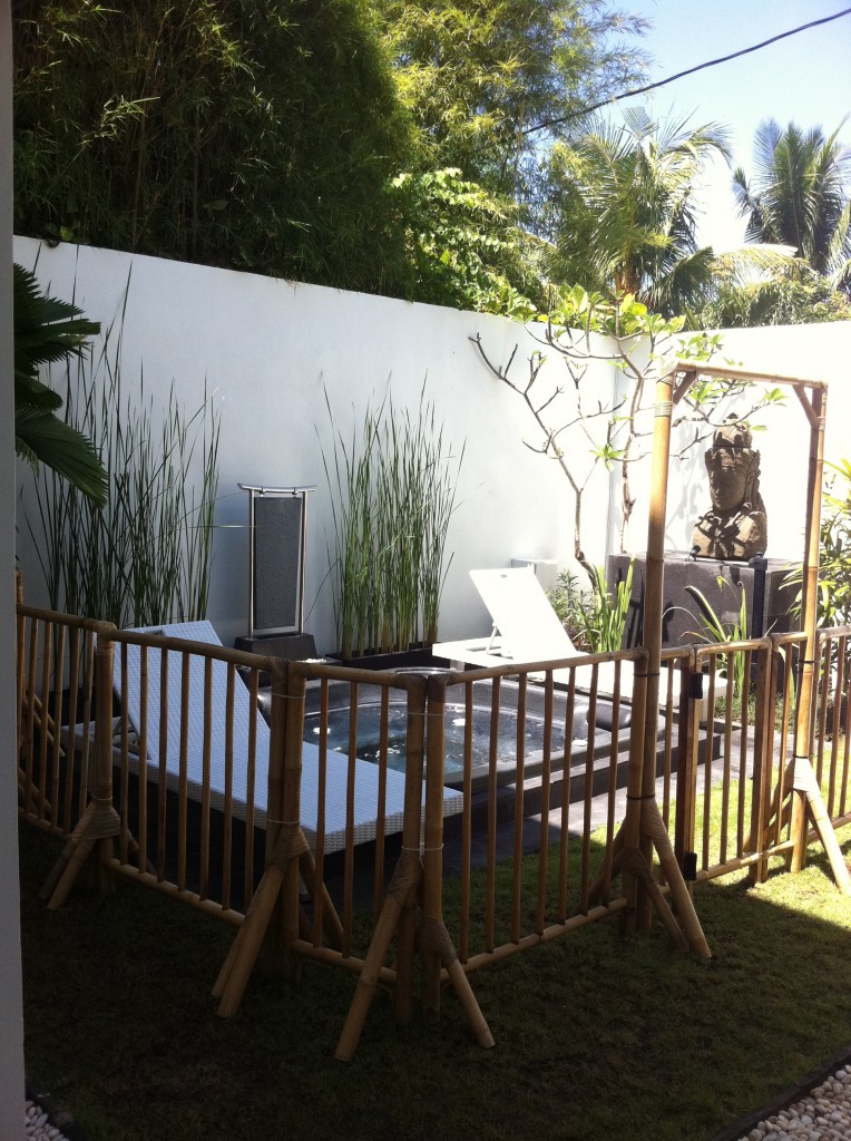 Busy busy, 2 new installations!! Bali Pool Fence Hire